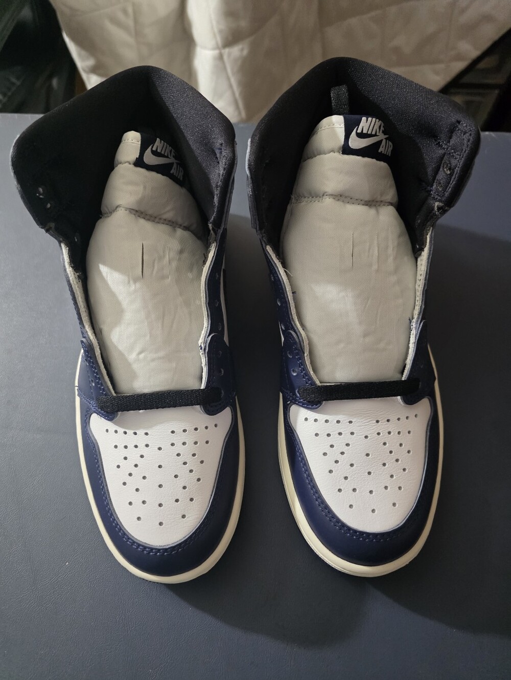 Jordan 1 "Midnight Navy Men's Navy and White Low-Top Sneakers Size 6.5y.
